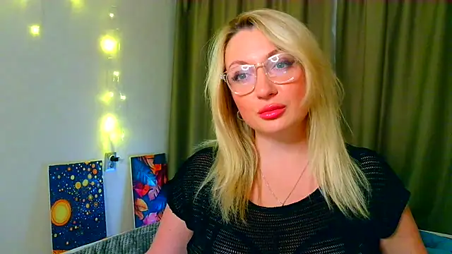 Mila5361 online show from October 17, 2025, 11:01 am
