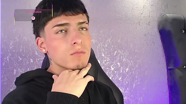 MateoMitchell online show from December 1, 2025, 3:40 am