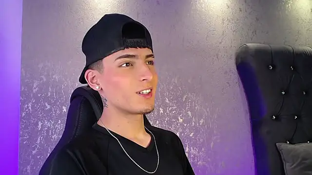 MateoMitchell online show from November 26, 2025, 4:56 am