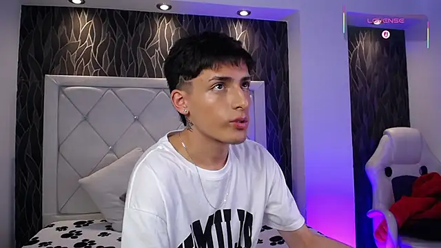 MateoMitchell online show from February 3, 2026, 4:21 am