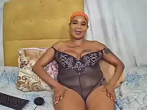 Snapshot of QueenLady7 chatting on October 4, 2025, 7:04 pm QueenLady7 online show from October 4, 2025, 7:04 pm
