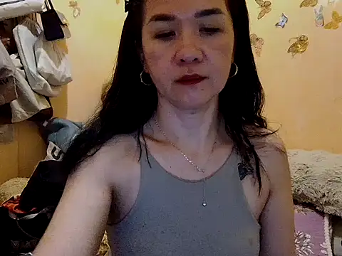 KissHott online show from November 13, 2025, 12:31 pm