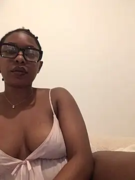 Snapshot of CurvyGoddessXxx chatting on October 7, 2025, 7:26 pm CurvyGoddessXxx online show from October 7, 2025, 7:26 pm