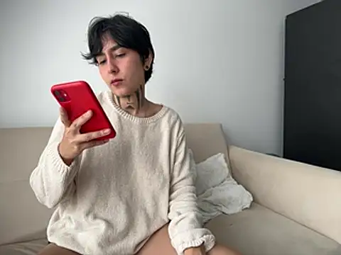 DaisyEmily online show from April 15, 2026, 3:38 pm