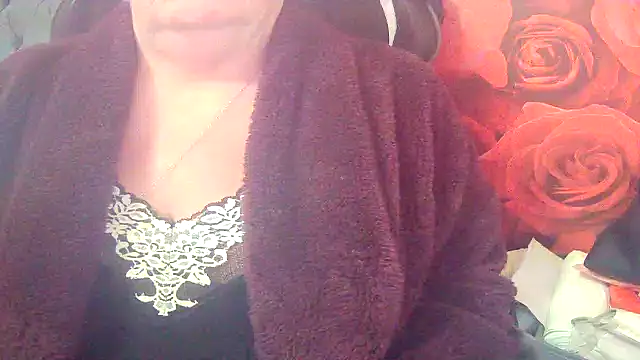 Playful MILF Demi online show from April 8, 2026, 8:21 pm