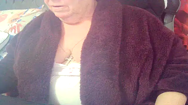 Playful MILF Demi online show from March 24, 2026, 10:43 pm