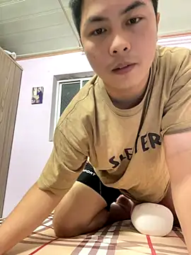 Snapshot of Zynzel chatting on October 12, 2025, 12:17 pm Zynzel online show from October 12, 2025, 12:17 pm