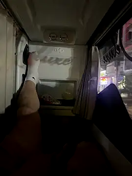 Snapshot of Zynzel chatting on October 15, 2025, 11:07 am Zynzel online show from October 15, 2025, 11:07 am