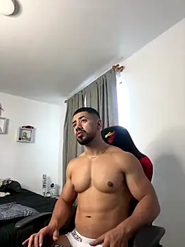 Ezzio Scolaro online show from November 3, 2025, 12:09 pm