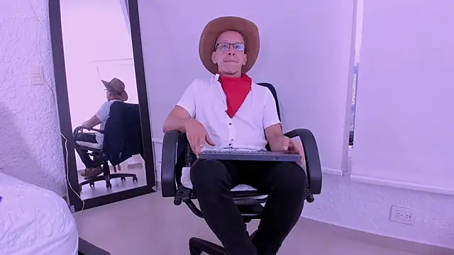 Snapshot of _axelking_ chatting on February 24, 2026, 11:33 am axelking online show from February 24, 2026, 11:33 am