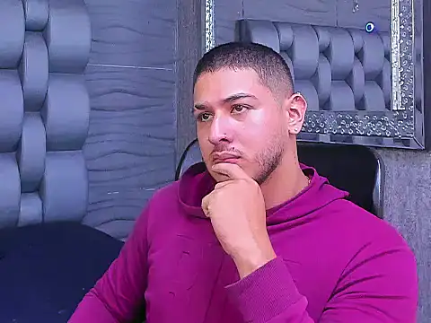 jasonshaw25 online show from October 8, 2025, 11:27 pm