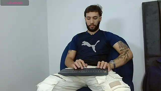 angel kyrozz online show from November 13, 2025, 9:30 pm