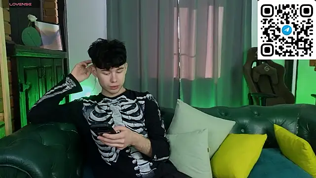 Snapshot of Cute_Mike chatting on February 27, 2026, 6:02 am Cute Mike online show from February 27, 2026, 6:02 am