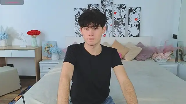 Cute Mike online show from October 18, 2025, 6:15 am