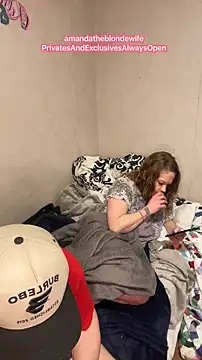 amandatheblondewife online show from April 20, 2026, 10:44 pm