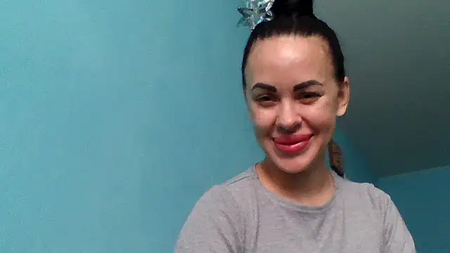 Stefaniyaxq online show from October 5, 2025, 9:33 am