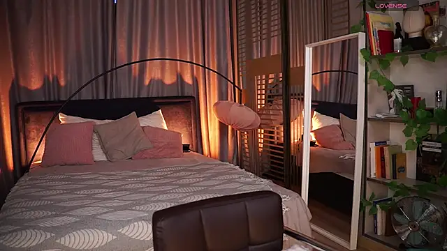 YokoKoko  online show from November 5, 2025, 5:43 am