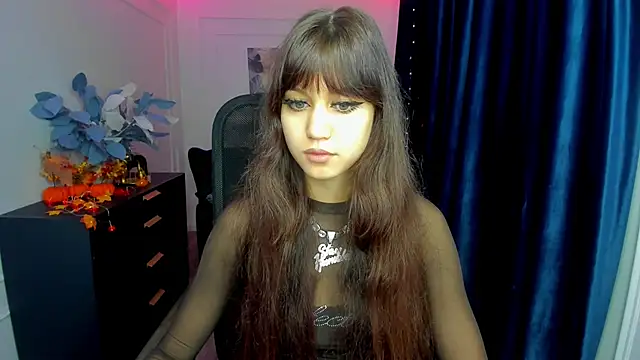 TiffanyYounge online show from October 25, 2025, 4:11 am