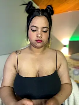 Emmi boobs online show from October 9, 2025, 2:34 am