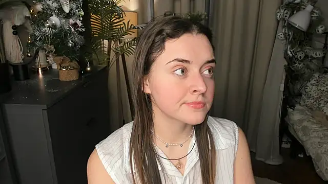 ThelmaJusto online show from December 22, 2025, 3:45 pm