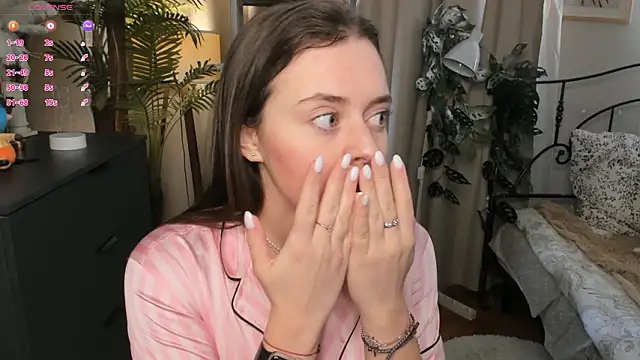 ThelmaJusto online show from March 23, 2026, 5:07 am