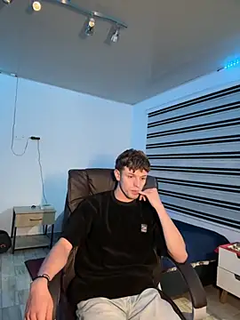 Snapshot of noah_red chatting on October 6, 2025, 3:29 am noah red online show from October 6, 2025, 3:29 am