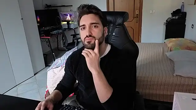 Snapshot of Al3xox02 chatting on February 12, 2026, 11:54 am Al3xox02 online show from February 12, 2026, 11:54 am