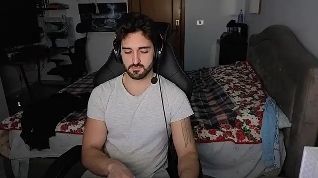 Snapshot of Al3xox02 chatting on January 15, 2026, 8:56 pm Al3xox02 online show from January 15, 2026, 8:56 pm