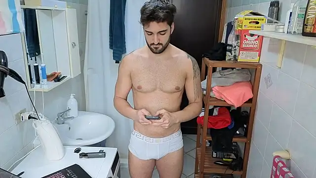 Snapshot of Al3xox02 chatting on February 20, 2026, 9:22 am Al3xox02 online show from February 20, 2026, 9:22 am