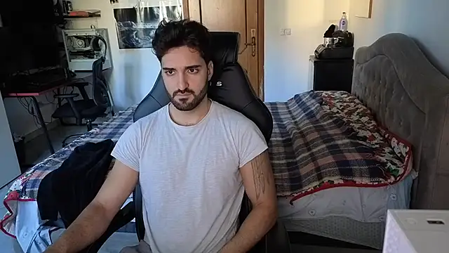 Snapshot of Al3xox02 chatting on January 14, 2026, 11:36 am Al3xox02 online show from January 14, 2026, 11:36 am