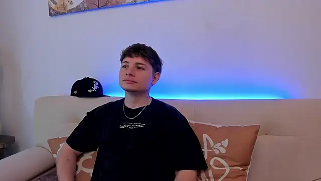 Leoo Miller online show from October 24, 2025, 7:57 pm