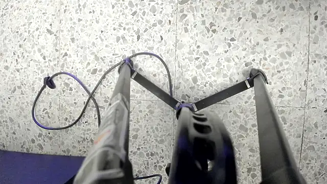 Leoo Miller online show from November 27, 2025, 4:13 am