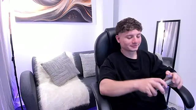 Leoo Miller online show from December 14, 2025, 4:18 am