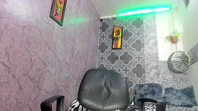 sexyboys cutex18 online show from February 2, 2026, 9:03 pm