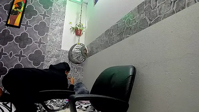 sexyboys cutex18 online show from February 10, 2026, 9:03 pm