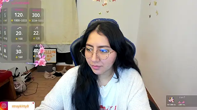 LoveLyy- online show from February 9, 2026, 1:31 pm