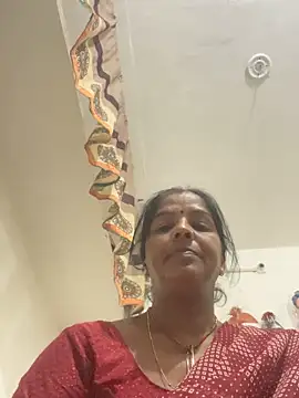 Snapshot of Sapnahot34 chatting on November 5, 2025, 4:48 am Sapnahot34 online show from November 5, 2025, 4:48 am