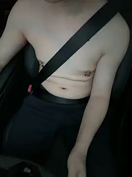 yichengm online show from November 8, 2025, 10:08 am