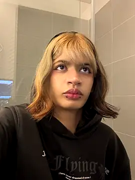 sukulaurens online show from November 3, 2025, 2:50 am