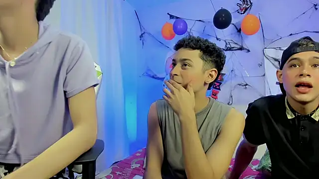 Twinks boys  online show from October 21, 2025, 3:50 am