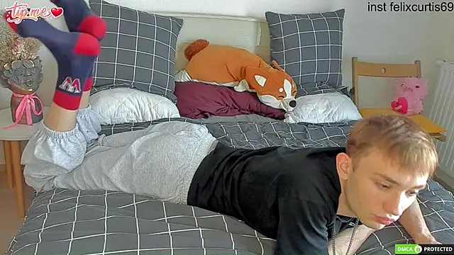 felixcurt69 online show from June 22, 2026, 11:18 am