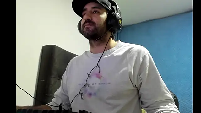 coolfriki online show from February 3, 2026, 6:22 am