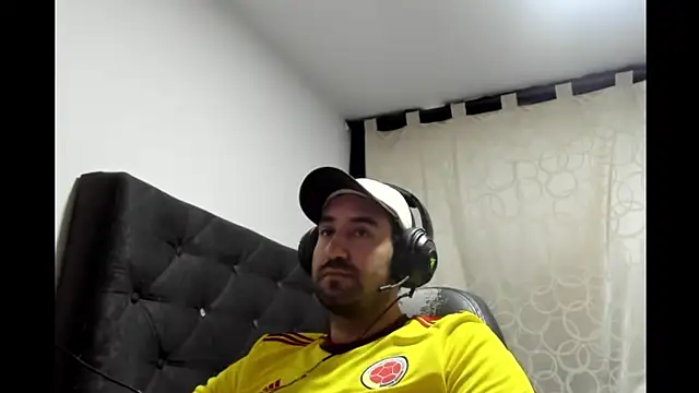 coolfriki online show from April 5, 2026, 9:43 pm