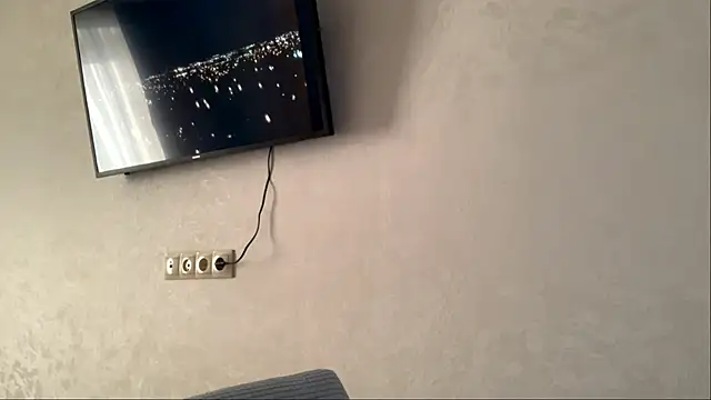 Snapshot of DelphineLanzeta chatting on October 22, 2025, 5:40 am DelphineLanzeta online show from October 22, 2025, 5:40 am