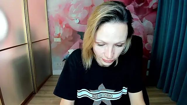 AlinaMoor online show from January 14, 2026, 6:55 pm