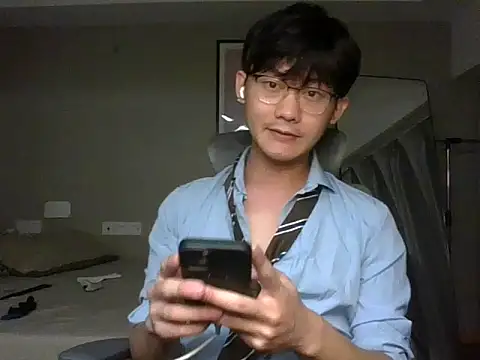 iambennet online show from November 1, 2025, 2:11 pm