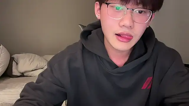 iambennet online show from February 16, 2026, 1:43 pm