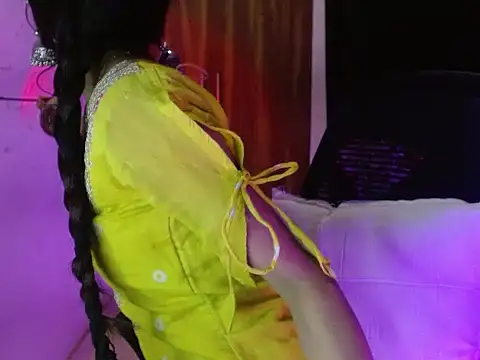 Snapshot of Roiseeee chatting on April 8, 2026, 5:20 am Roiseeee online show from April 8, 2026, 5:20 am