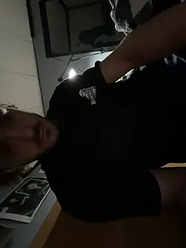 Snapshot of LumpaCoal chatting on February 11, 2026, 7:19 am LumpaCoal online show from February 11, 2026, 7:19 am