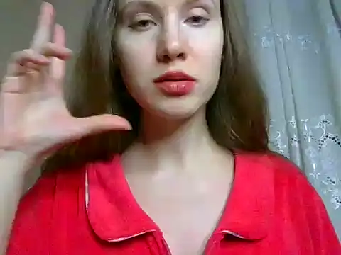 Snapshot of Lynirina chatting on February 14, 2026, 11:38 pm Lynirina online show from February 14, 2026, 11:38 pm